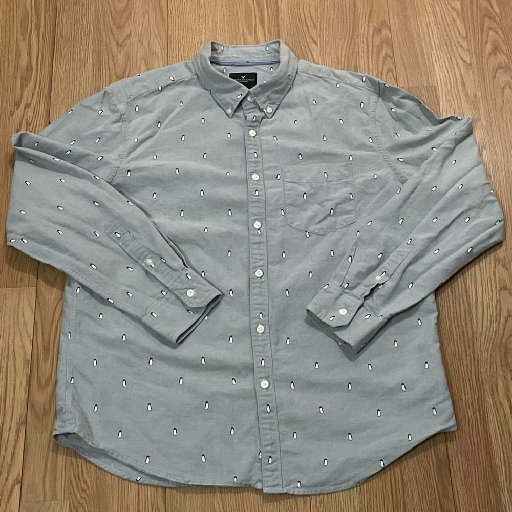 American Eagle Men’s Large Long Sleeve Button Up Shirt Gray Penguins Classic